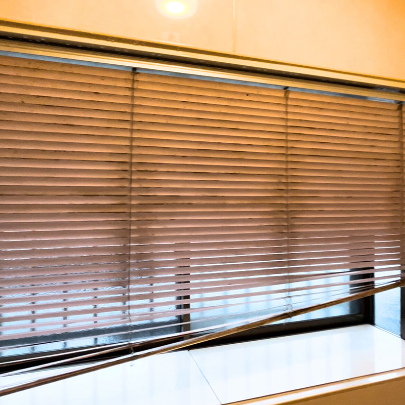 施工前：床の剥がれ・ブカブカが気になる