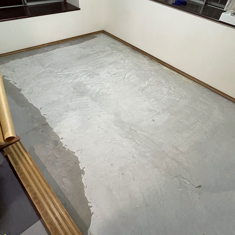 施工前：床の剥がれ・ブカブカが気になる