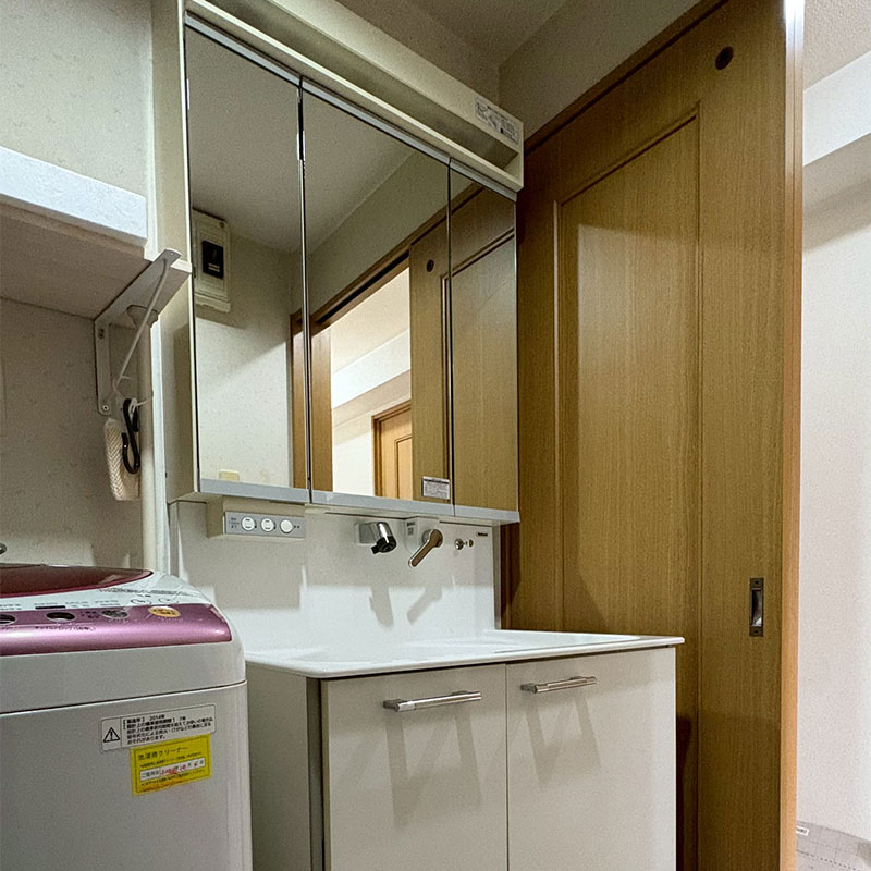 洗面化粧台交換前